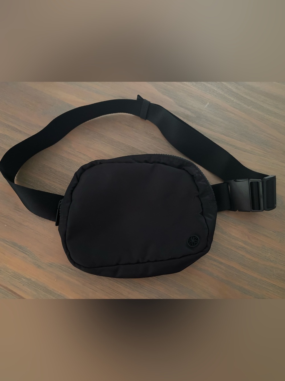 Gaiam Black Nylon Crossbody Belt Bag Waist Pack Mesh Pockets